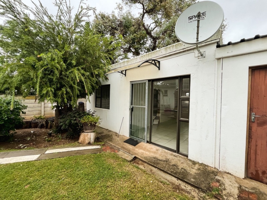 5 Bedroom Property for Sale in Vanes Estate Eastern Cape